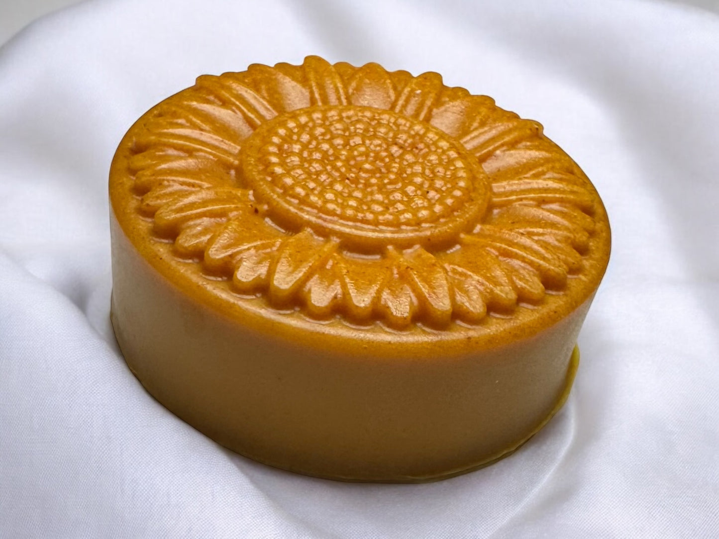 Turmeric soap for blemishes, acne, and more- jabón de cúrcuma para las manchas y acné y mas