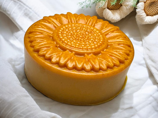 Turmeric soap for blemishes, acne, and more- jabón de cúrcuma para las manchas y acné y mas